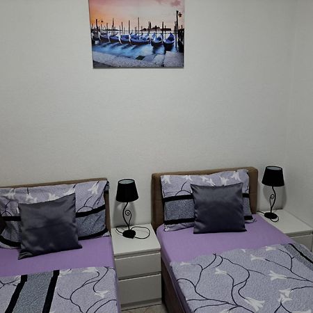 Apartmani Marijamagdalena Gračac 外观 照片