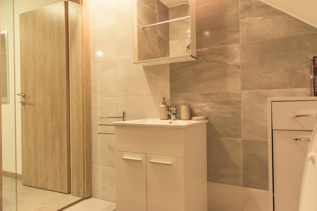 Apartmani Marijamagdalena Gračac 外观 照片
