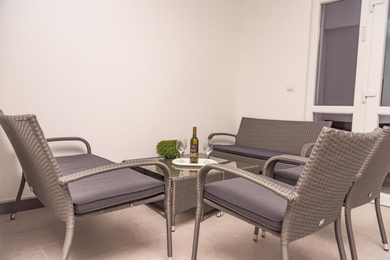 Apartmani Marijamagdalena Gračac 外观 照片