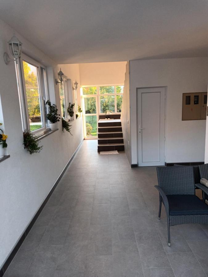 Apartmani Marijamagdalena Gračac 外观 照片