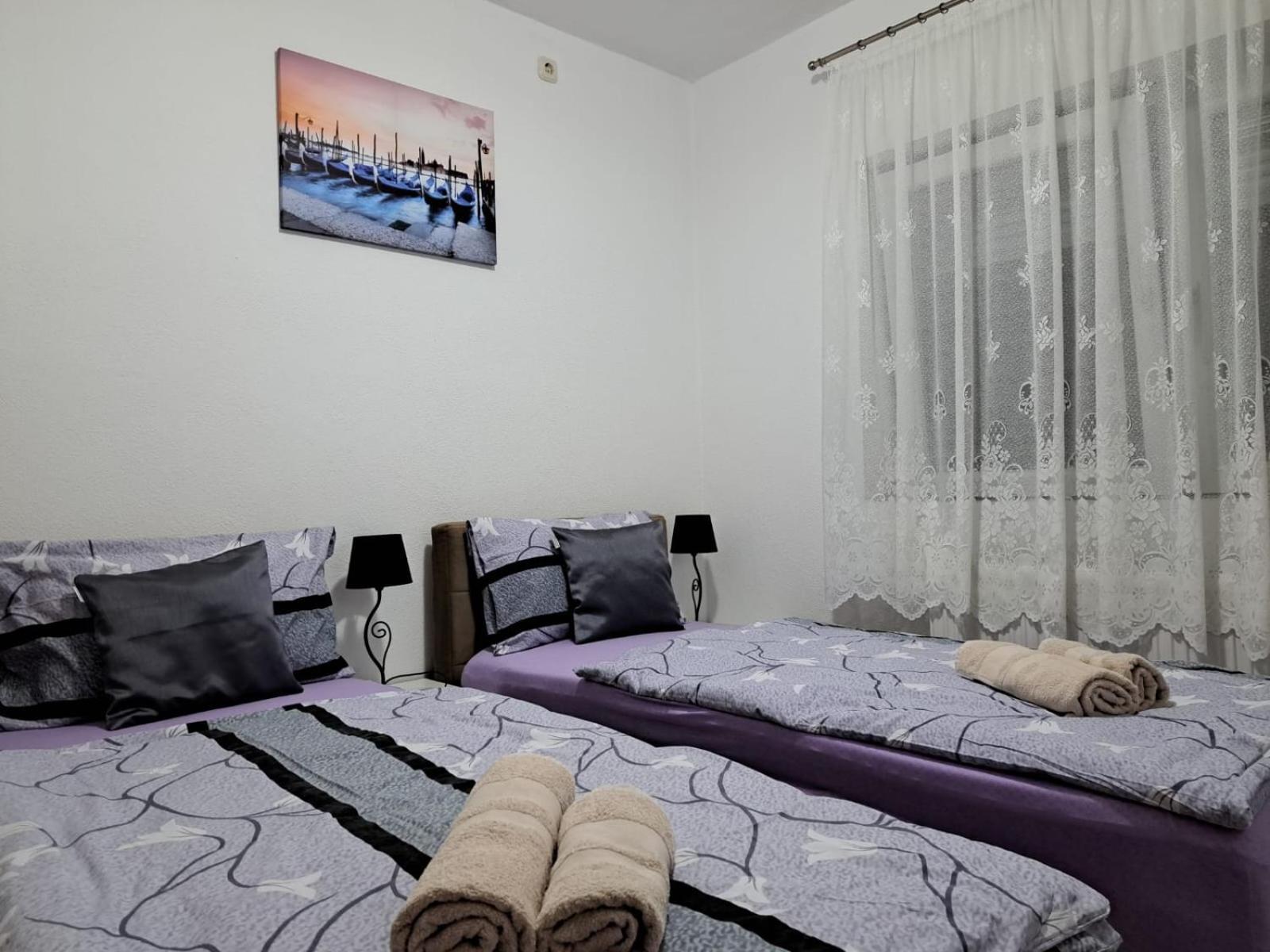 Apartmani Marijamagdalena Gračac 外观 照片