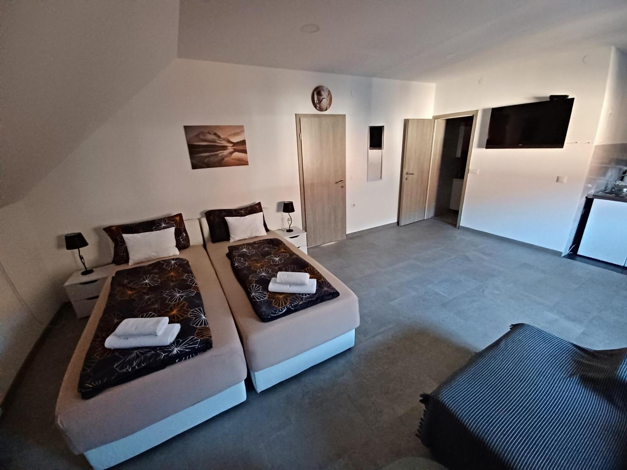 Apartmani Marijamagdalena Gračac 外观 照片