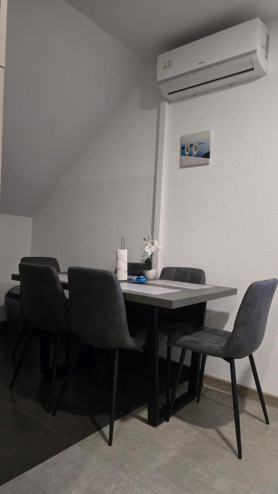 Apartmani Marijamagdalena Gračac 外观 照片